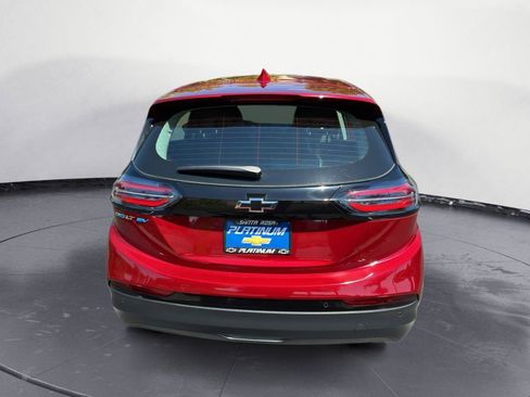 Used 2022 Chevrolet Bolt LT w/ Infotainment Package FWD image 6