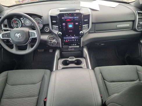 Used 2025 RAM 1500 Big Horn AWD/4WD image 7