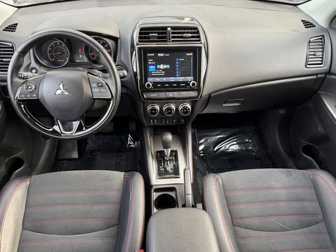 Used 2024 Mitsubishi Outlander Sport SE image 3