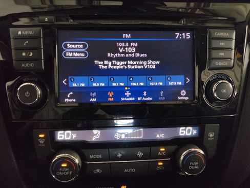 Used 2020 Nissan Rogue Sport SV image 25