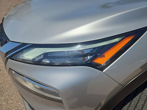 Used 2023 Nissan Rogue SV FWD image 17