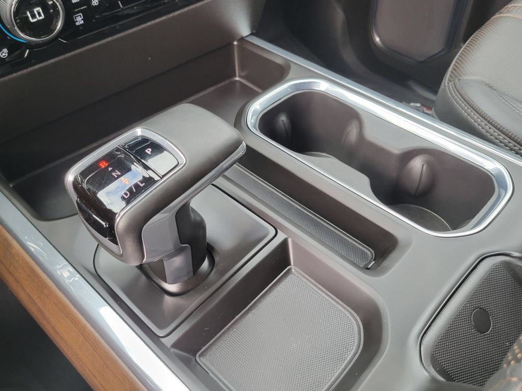 Used 2026 Chevrolet Silverado 1500 High Country w/ Midnight Edition AWD/4WD image 13