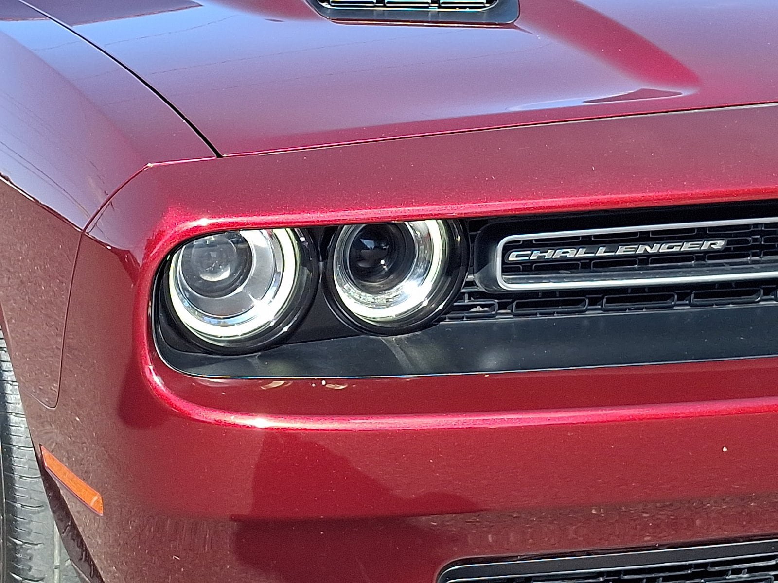 Used 2018 Dodge Challenger SXT Plus RWD image 9