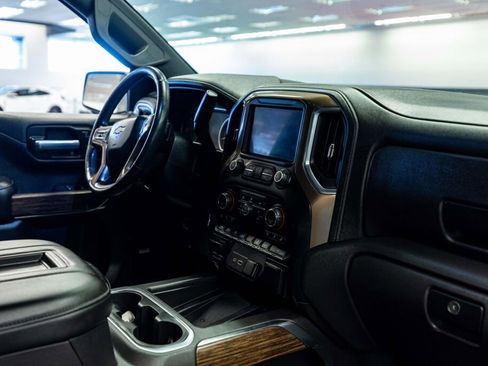 Used 2021 Chevrolet Silverado 1500 High Country w/ Technology Package image 16