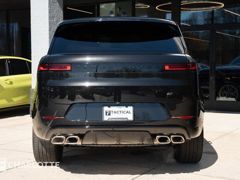 Used 2025 Land Rover Range Rover Sport Dynamic SE image 13