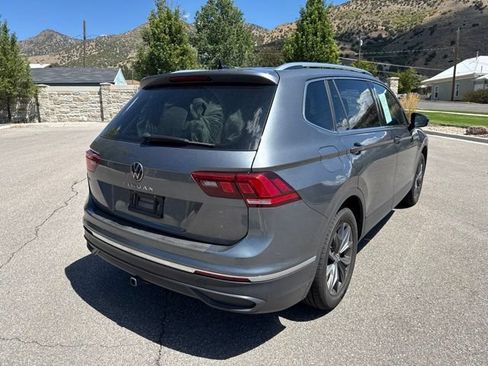 Used 2023 Volkswagen Tiguan SE w/ Panoramic Sunroof Package FWD image 9
