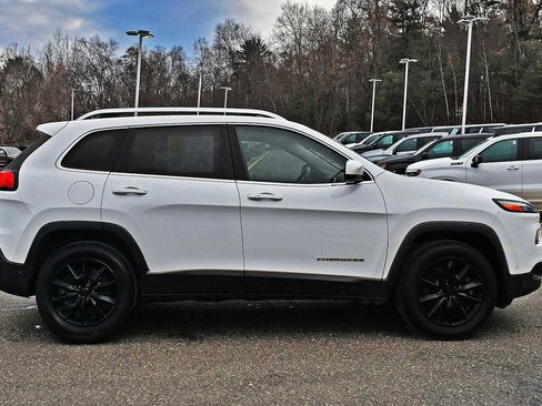 Used 2016 Jeep Cherokee Limited w/ Luxury Group image 6