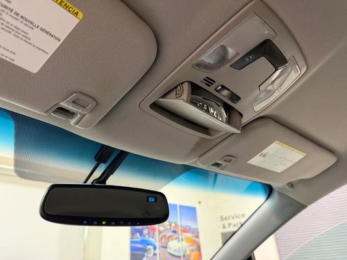 Used 2015 Toyota Sienna LE image 43