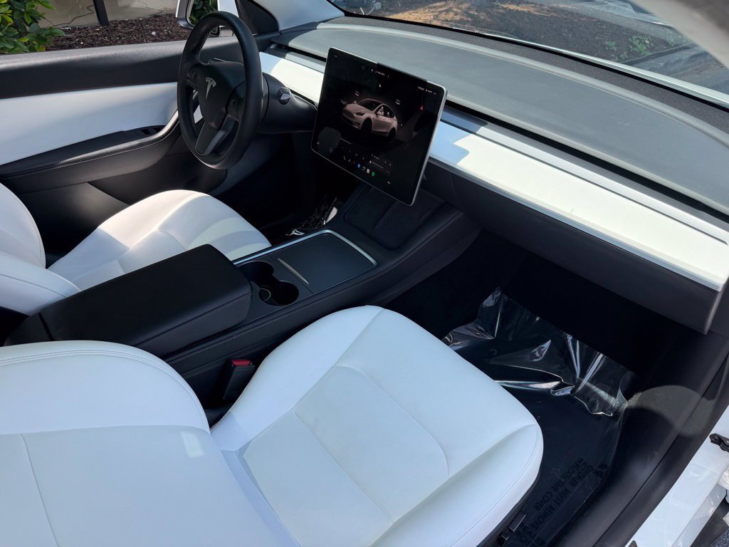 Used 2022 Tesla Model Y Performance AWD/4WD image 32