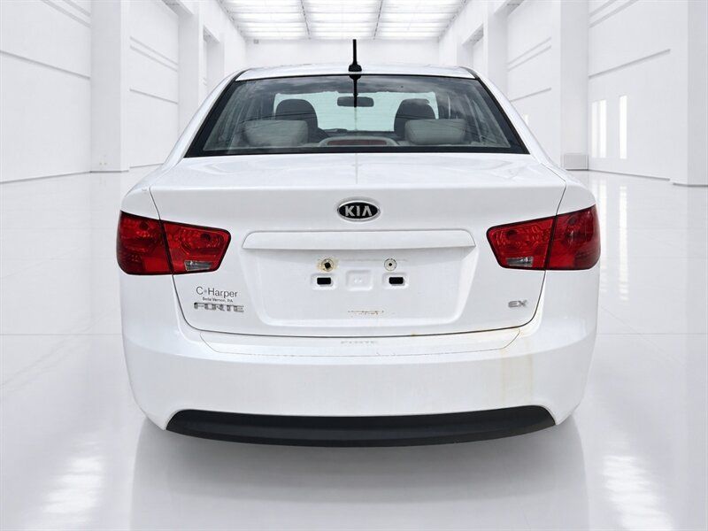 Used 2013 Kia Forte EX FWD image 4