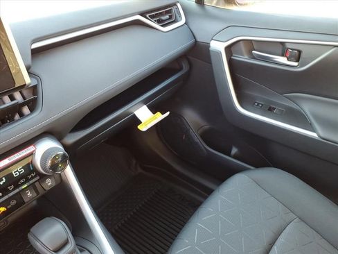 New 2025 Toyota RAV4 XLE image 18