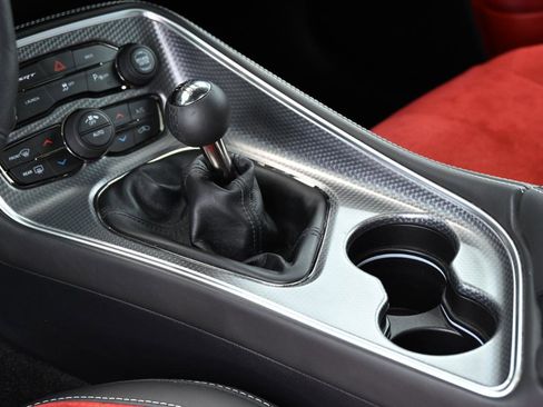 Used 2016 Dodge Challenger SRT Hellcat image 38