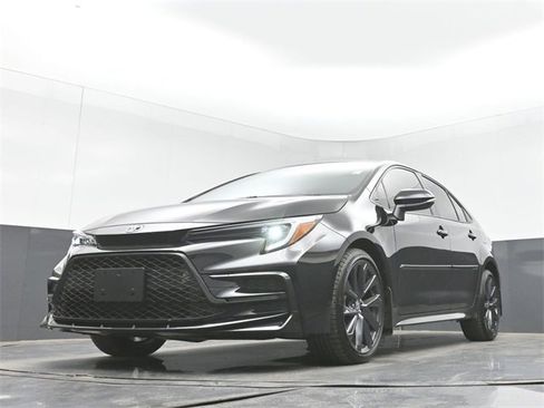 Used 2024 Toyota Corolla SE w/ SE Premium Package image 43