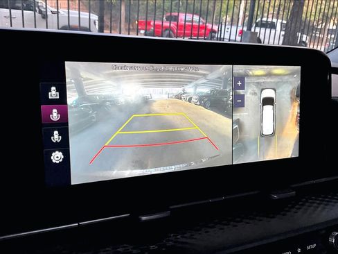 Used 2022 Kia Carnival SX Prestige image 26