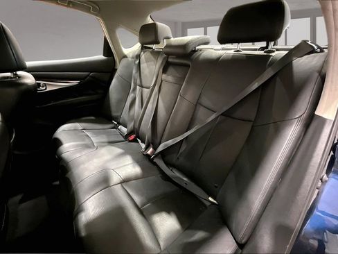 Used 2019 INFINITI Q70 Luxe image 22