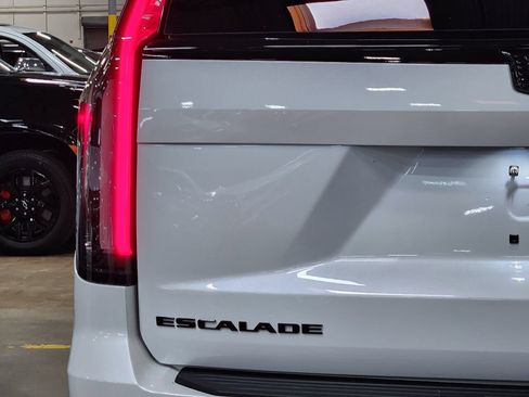 Used 2023 Cadillac Escalade Sport AWD/4WD image 20
