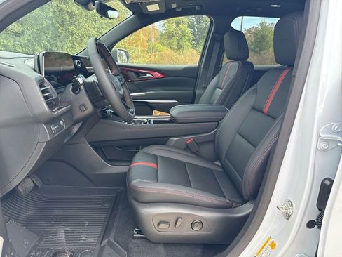 New 2026 Chevrolet Traverse RS w/ LPO, Floor Liner Package image 8