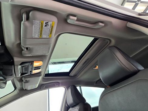 Used 2024 Subaru Crosstrek 2.5i Limited w/ Crosstrek Mirror Package image 17