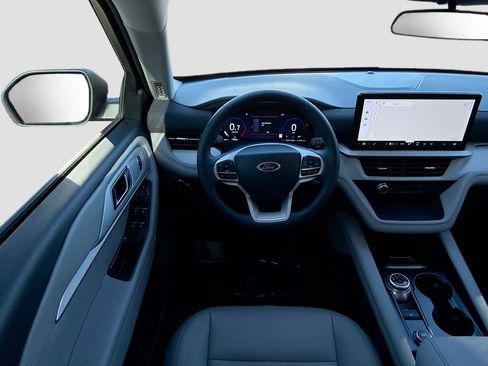 Used 2025 Ford Explorer Active w/ Active Comfort Package AWD/4WD image 23