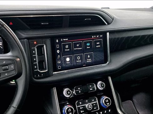 Used 2023 GMC Yukon Denali AWD/4WD image 7