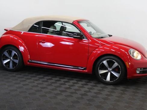 Used 2013 Volkswagen Beetle 2.0T FWD image 4