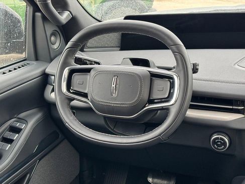 New 2026 Lincoln Navigator Reserve w/ Jet Appearance Package image 13