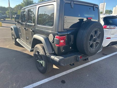Used 2018 Jeep Wrangler Unlimited Sport S AWD/4WD image 6