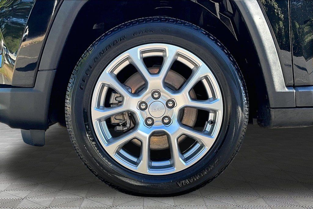 Used 2023 Jeep Compass Latitude AWD/4WD image 23
