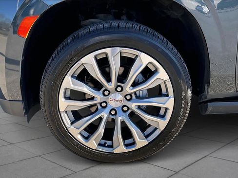 Used 2021 GMC Yukon Denali w/ Denali Premium Package AWD/4WD image 21