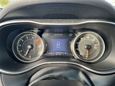 Used 2022 Jeep Cherokee Limited image 23