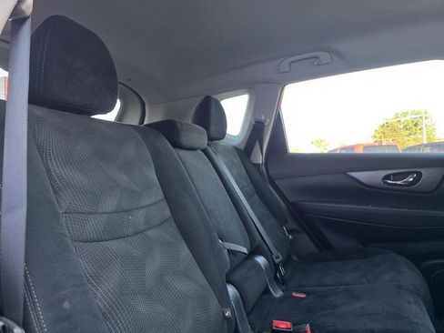 Used 2016 Nissan Rogue SV FWD image 25