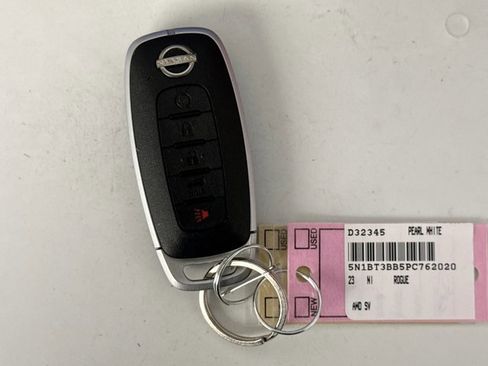 Used 2023 Nissan Rogue SV w/ SV Premium B Package image 20