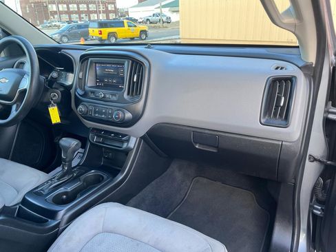 Used 2020 Chevrolet Colorado W/T w/ WT Convenience Package image 17