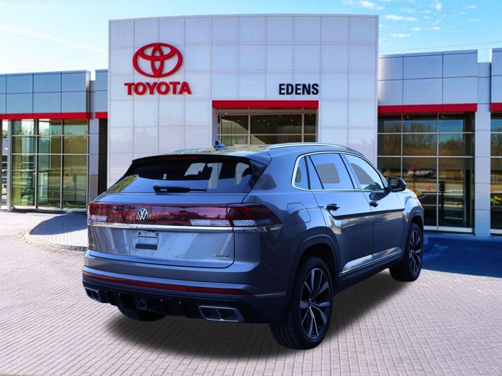 Used 2025 Volkswagen Atlas Cross Sport SEL Premium R-Line AWD/4WD image 3