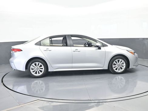 Used 2024 Toyota Corolla LE w/ LE Convenience Package image 7