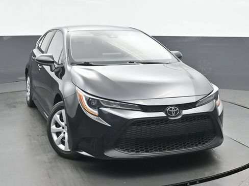 Used 2022 Toyota Corolla LE FWD image 8