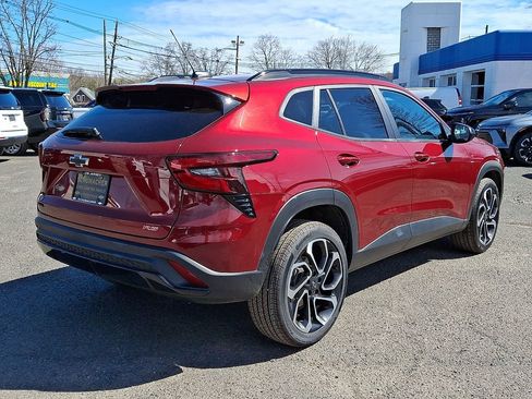 Certified 2024 Chevrolet Trax RS w/ Sunroof Package image 9
