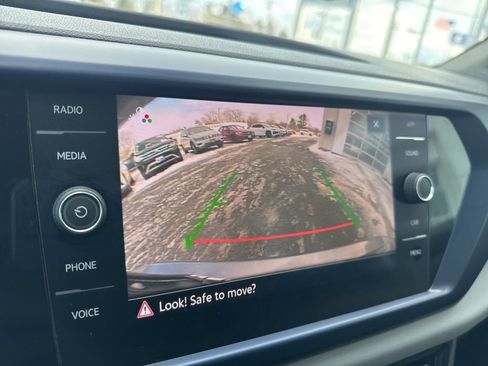 Used 2022 Volkswagen Taos SE image 17