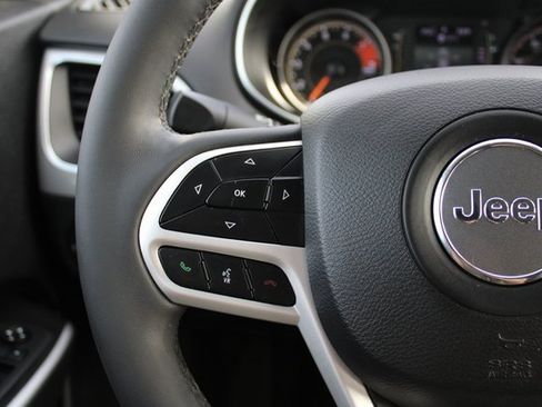 Used 2022 Jeep Cherokee Latitude image 10