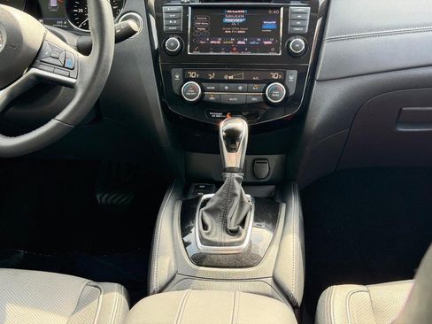 Used 2020 Nissan Rogue SL AWD/4WD image 14