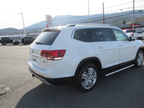 Used 2019 Volkswagen Atlas SEL Premium image 3