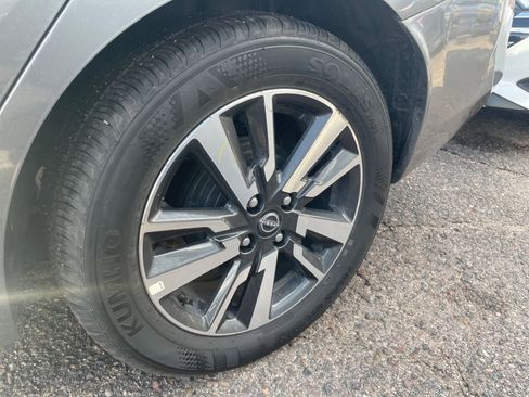 Used 2025 Nissan Versa SV image 29