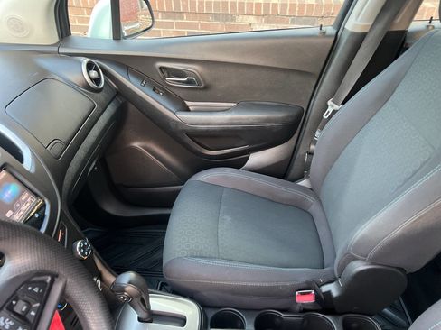 Used 2016 Chevrolet Trax LS image 11