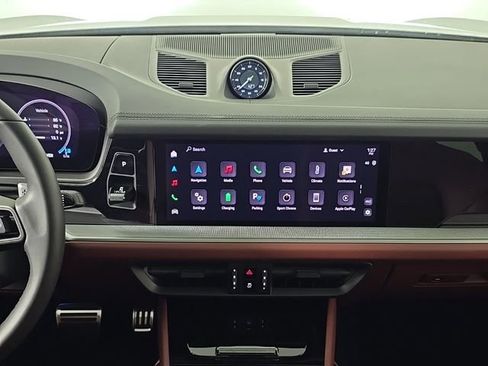 New 2025 Porsche Cayenne S image 19