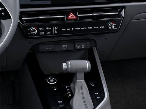 New 2025 Kia Niro EX image 23