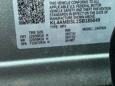 Used 2025 Buick Encore GX Preferred FWD image 37