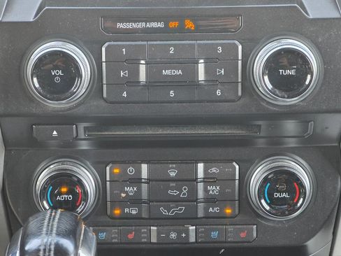 Used 2017 Ford F150 Lariat w/ Equipment Group 502A Luxury AWD/4WD image 16