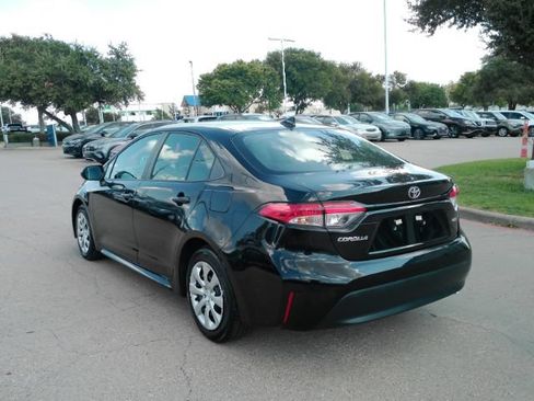 Used 2026 Toyota Corolla LE FWD image 11