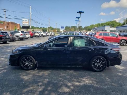 Used 2024 Toyota Camry SE w/ Cold Weather Package FWD image 6
