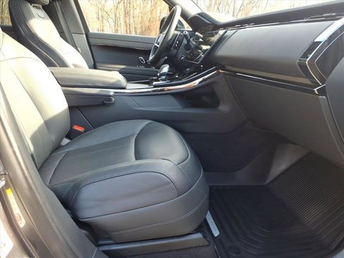 Certified 2025 Land Rover Range Rover Sport Dynamic SE image 3